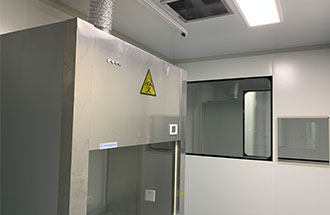 10月9日，志遠(yuǎn)凈化工程項(xiàng)目傳回的河南某科研單位實(shí)驗(yàn)室施工進(jìn)度