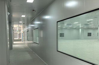 3月5日，三門峽產(chǎn)業(yè)園標(biāo)準(zhǔn)廠房?jī)艋b修工程局部驗(yàn)收中